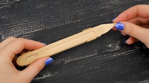 How to Make an Assassin's Creed Hidden Blade from 5 Popsicle Sticks | QuTi Toon Hub