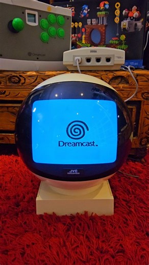 David Wellman on Instagram: "Dreamcast boot up on the Jvc Space Helmet Videosphere crt tv. I'm still in awe every time I use this little crt, it's definitely the coolest 70s tech that I've ever seen. Tb to this reel 😁 #Sega #jvcvideosphere #retrogaming #videogames #nostalgia"