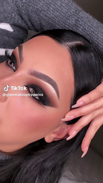 Smokey Black Eyes Tutorial is posted on my page. Scroll down 👇🏻