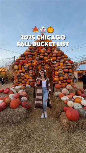 2025 CHICAGO FALL BUCKET LIST 🍁👻 From apple festivals to colorful art exhibits, here’s the best way to make the most of fall in Chicago 🎃 Lincoln Square Apple Fest (Oct 3-5): A long-standing tradition celebrating all things apple @jackspumpkinpopup (Sept - Nov): Chicago’s largest fall festival with corn mazes, photo ops, etc @bettieschicago Apple Cider Donut Making Class (Oct 4 & 12): Hands-on 1950s style baking in River North @explorenmma Dia de los Muertos Exhibit (Opens Sept 19): Free colo