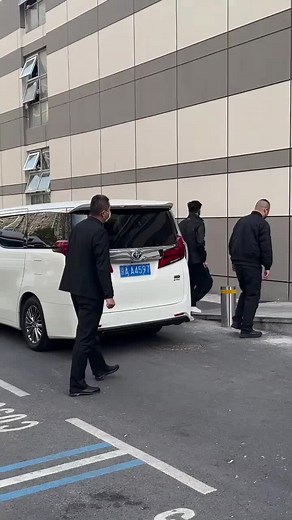 张凌赫: 2025年最受欢迎的明星