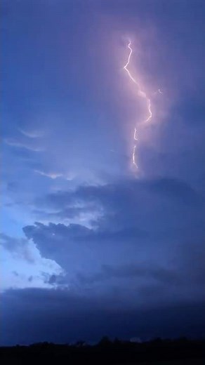 An evening with powerful supercells in Central/Eastern Oklahoma!