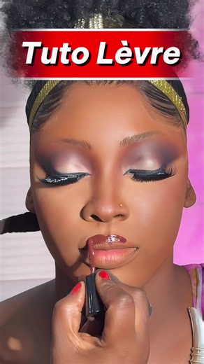 Tutoriel lèvres maquillage pour débutante — Deviens pro en 1 mois