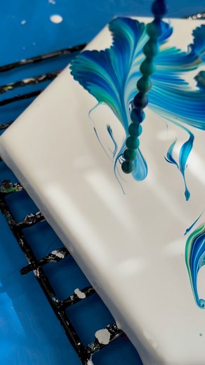 54K views · 218 reactions | Beautiful Blue Gradient Ball Chain Artwork.  #art #reelsvideoシ #fypシ #fluidart | Fozia Creations | Facebook