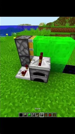 HOW TO MAKE SLIDING DOOR 🚪 IN MINECRAFT 😱 #minecraft
