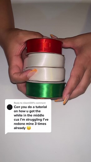 How to Make a Mexican Flag Graduation Lei - Step-By-Step Tutorial