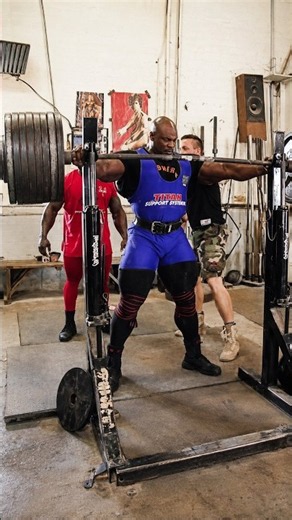 How Ronnie Coleman Brainwashed His Mind 🧠 800lb Mindset Lightweight Baby!