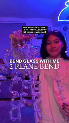 How to Bend Glass for Neon Lights: Neon Artist Guide