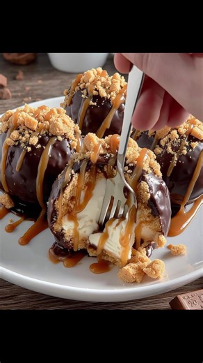 Every bite of these No Bake Peanut Butter Cheesecake Bites takes me back to carefree afternoons with my favorite snack in hand. Trust me, you won't be able to stop at just one! Recipe’s waiting for you in the comment 👇 | Recipes & Cooking Guide