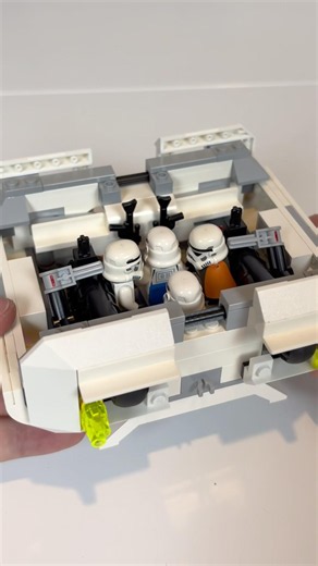 This Forgotten LEGO Star Wars Set Has So Many Play Features! 😮‍💨