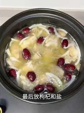 How to Make Perfect Slow-Cooked Chicken Soup with Red Dates – Easy Homemade Recipe