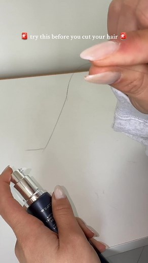 No matter how much you trim, your split ends always come back? ELLO® Split-End Mender repairs broken hair bonds to seal split ends instantly and restore strength lost from heat, color, and daily wear. A featherlight serum powered by bond-repair polymers and nourishing oils that restore softness, strength, and shine — making your hair look freshly cut and salon-smooth after just one use. 💫 Instantly seals split ends 💎 Restores shine and smoothness 🌸 Strengthens bonds to prevent future breakage