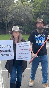 Hundreds of frustrated farmers and regional Victorians are protesting Jacinta Allan in Bendigo, taking aim at green-energy transmission lines and a Big Build program focused on Melbourne. | The Weekly Times