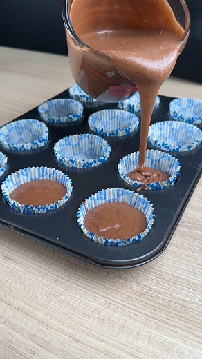 Cette recette facile de cupcakes au chocolat est prête en quelques minutes ! | Super Recettes
