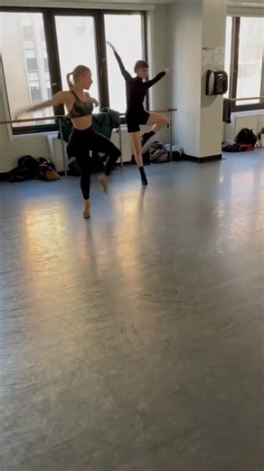 Longtime MMC Dance faculty member Geoffrey Doig-Marx shows us how his 8:30 am Jazz class brings in the day! Learn more about his projects, including his new children’s book, at gdmartist.com. To visit MMC, go to mmm.edu/visitcampus. | Marymount Manhattan College