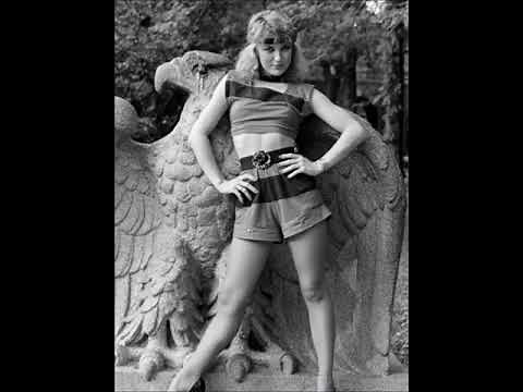 Tanya Tucker - Would You Lay With Me (In A Field Of Stone) 1973 (Country Music Greats)