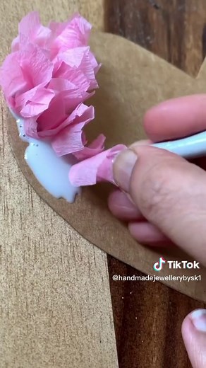 easy to make gift idea #papercraft #viral #4upage #LVLUPHotline #tissue
