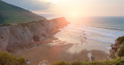 L'incroyable histoire de cette plage du Pays Basque espagnol séduit chaque touriste qui y passe