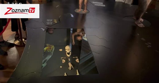 Najslávnejšia kostra sveta je prvýkrát v Európe, vystavili ju v Prahe