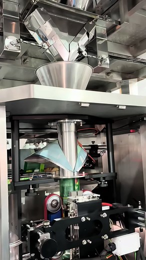 Multihead Weigher Snack Packing Machine | High Speed Food Packaging Suitable for puff snacks, corn snacks, chips, extruded snacks and other light food products. Equipped with a multihead weigher system, it ensures high weighing accuracy and stable performance. Machine can be fully customized according to product, bag size and required speed.#food #packing