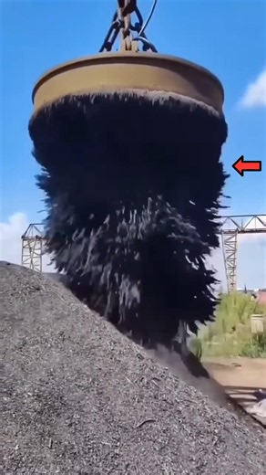 The World's Strongest Magnets Can EXPLODE 💥 #facts #trending #viral #shorts #fyp #factease
