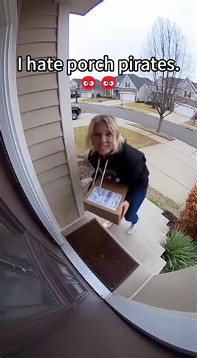 Glitter Bomb Prank: Catching Porch Pirates