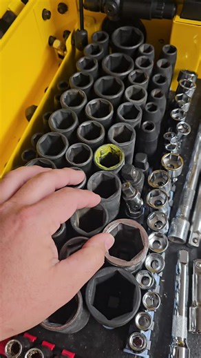 Essential Tools for Every Mechanic's Toolbox
