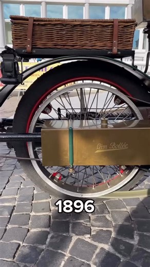 From the one and only @thegirderclub —A collection of motorcycle engines through the Veteran and Vintage years. This video shows how the motorcycle engine developed over time - from its humble beginnings when engineering was simplistic in form, through to the 1920s when overhead valve technology entered the mix. The first machine is an 1896 Léon Bollée, the last a 1930 Velocette KTT that was raced in the Manx Junior GP. Video and content is original and copyright to The Girder Club.Be sure to go