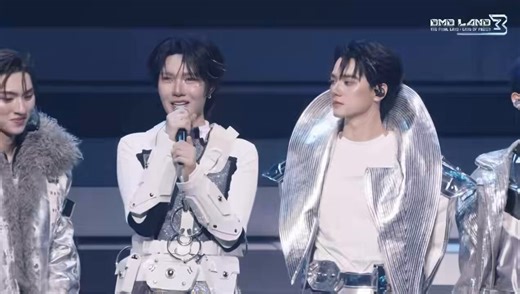 Namping’s little skit with Nunew is so cute 🤣 He said he had a message from Aliens for Nunew and he made Keng follow him this time 😆 Keng’s face is so funny 🤣KNP DMDD2 THEFINALDMD LAND FINAL ROUND#DMDLAND3DAY2#KengNamping #เก่งน้ำปิง