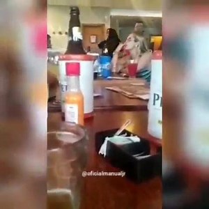 301K views · 13K reactions | - Dar uma fugidinha pro buteco = R$ 25,00 na caipira⁣ ⁣ - Muié buscar o cara e levar embora = R$ 70,00 na camiseta rasgada⁣ ⁣ - Voltar pro bar e a turma gritar “o campeão voltou” = não tem preço⁣ ÚNICO CAMPEÃO POSSÍVEL!!! | Manual do Jogador Ruim | Facebook