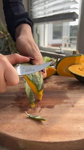 Forged from a single piece of WÜSTHOF steel, the Classic 7" Chinese Chef's Knife offers precision and power in the hand, allowing you to chop a cabbage or cut wafer-thin slices from a tomato in seconds. The wide blade is also ideal for scooping up prepped ingredients and transferring them. Ideal for all the veggies lovers out there and beyond 🍆 https://bit.ly/3IWDwNu | WÜSTHOF