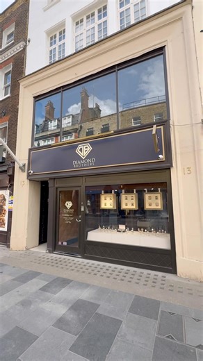 Looking for a watch in Mayfair, pop down to 13 South Molton Street open 7 days a week 📍