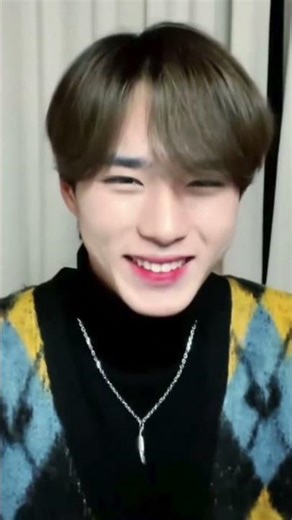 Baby Kim Dong-deo saying that winking while biting your lip is something you do on stage ㅠㅠ