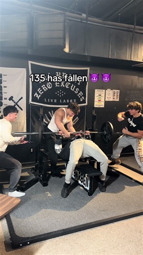 perfect bench form . #benchpress #skit #fyp #viral #gymtok