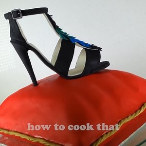 Make your own Jimmy Choo shoes out of CAKE! Also there's a beautiful castle cake and more to enjoy. | Ann Reardon How To Cook That