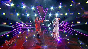 Unique fun battle between two strong women! #TheVoice #BlindAuditions | The Voice Global