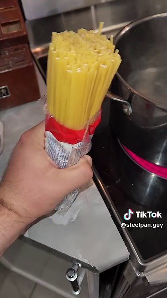 Delicious Steel Pan Clam Pasta Recipe