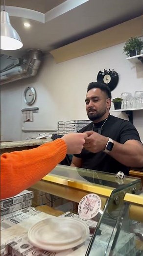 Sempre così 😅🤯 Pizzeria con forno a legna e kebab🔥 Prodotti tipici calabresi 🌶...