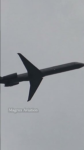 Láser Airlines MD-80 TAKEOFF