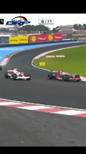3.1K views · 2.8K reactions | #F1  | Momento retro del lunes!  Nos vamos al año 2008 recordando el Gran Premio de Brasil de ese año, con la épica definición del campeonato en la cual, Felipe Massa fue campeón por unos segundos, ya que Lewis Hamilton superó a Timo Glock en las últimas curvas. | Derrapando | Facebook