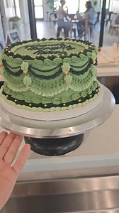 Such a sweet way for this husband to say happy birthday to his wife! | Heidi's Bakery