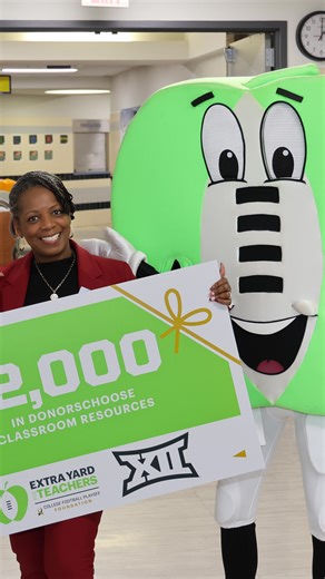 What an incredible day at Lamar High School! Thanks to the Big 12 and the College Football Playoff Foundation, one of our amazing teachers received $1,000, and Principal Maroney was surprised with $12,000 to support Lamar. We’re so grateful for partners who believe in our educators and the work happening in Arlington ISD. 💙🤍 #ArlingtonISD #CFPExtraYard @cfpextrayard @big12conference | Arlington ISD