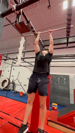 The Flying Bar Is WAY Harder Than It Looks #ninjawarrior #conquerninja