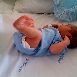 642K views · 10K reactions | Changing clothes for cute newborn baby Our group: We Love Babies | Vida natural | Facebook