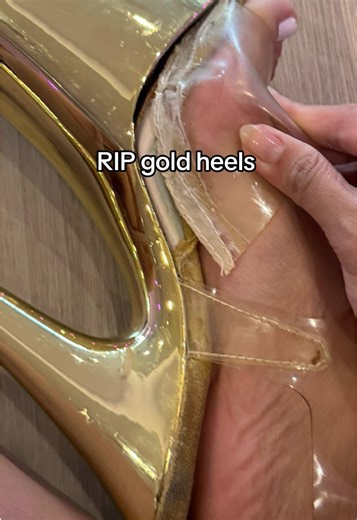 Heel Breaks on Camera: An Unfortunate Incident