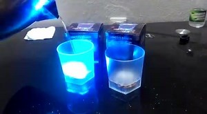 3K views · 25 reactions | Qui n a pas encore son verre qui brille au contact du liquide??  Impressionnez vos convives !!! 珞 | Christy belle déco | Facebook