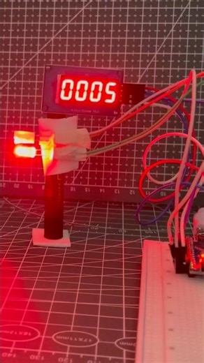 Traffic Signal Simulator using Arduino #electronic #shorts