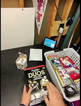 Sports card collection found in abandoned storage unit #sportscards #ebaysales #rookiecard