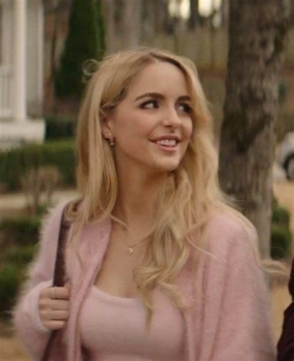 better then those flops #fyp #mckennagrace #scream #hannahthurman #scream7