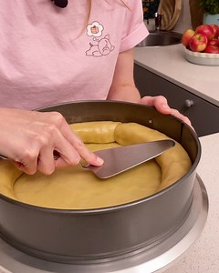 873K views · 5.2K reactions | Candy Apple Pie! With a sugar cookie crust 不 | Chefclub Network | Facebook